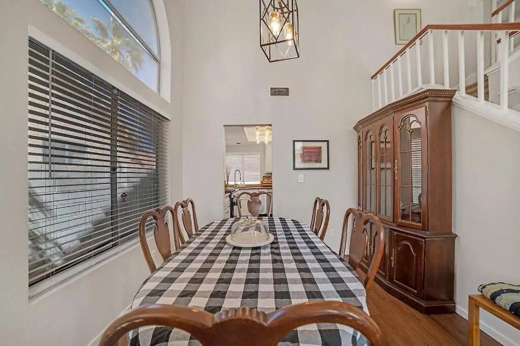 بيت للعطل Luxury Modern Home In لاس فيغاس