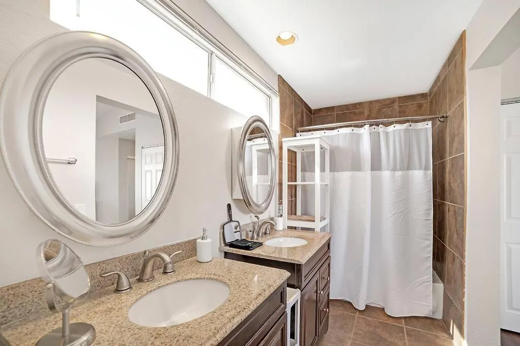 Luxury Modern Home In لاس فيغاس بيت للعطل